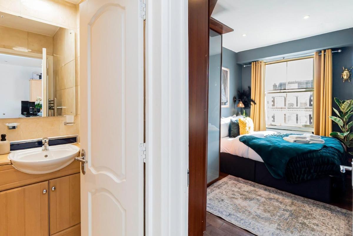 Stylish 2br Near Hyde Park & Museums, Kensington Londra
