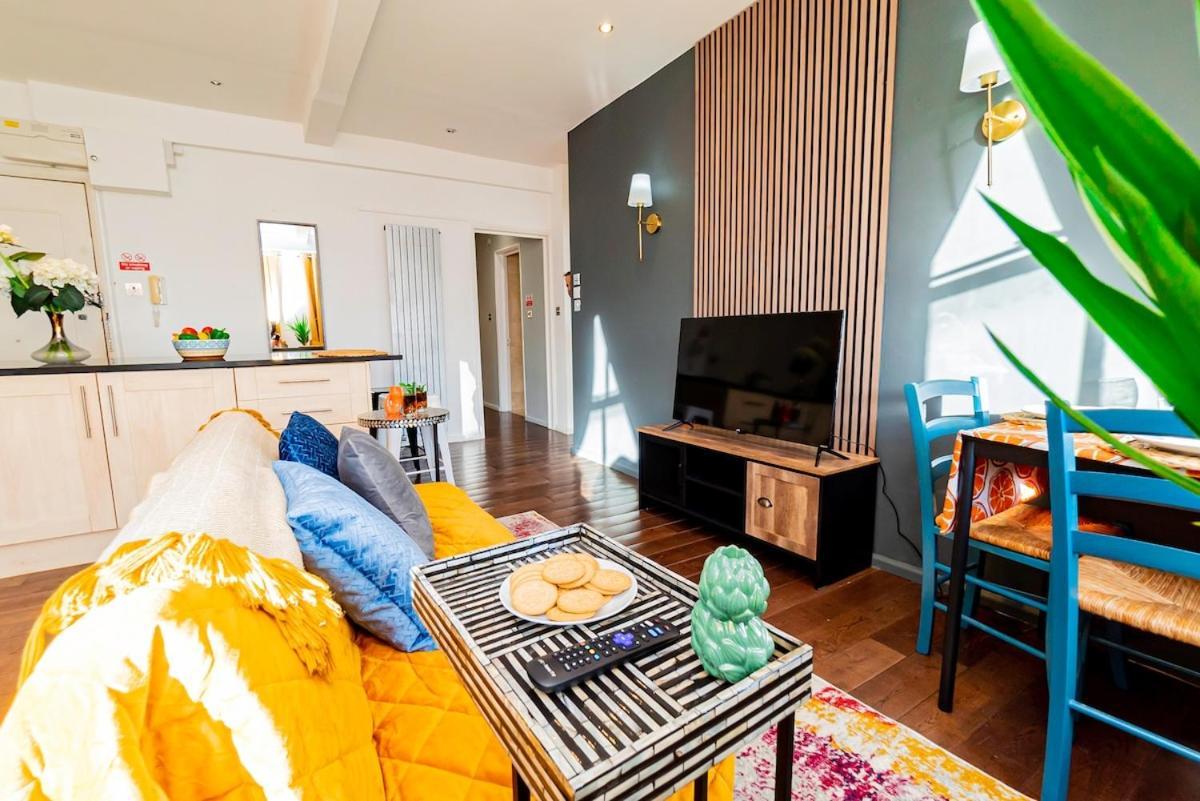 Appartamento Stylish 2br Near Hyde Park & Museums, Kensington Londra