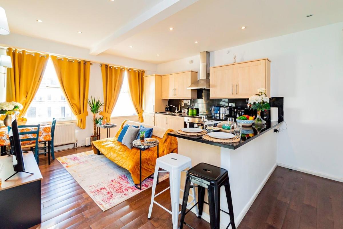 Stylish 2br Near Hyde Park & Museums, Kensington Londra