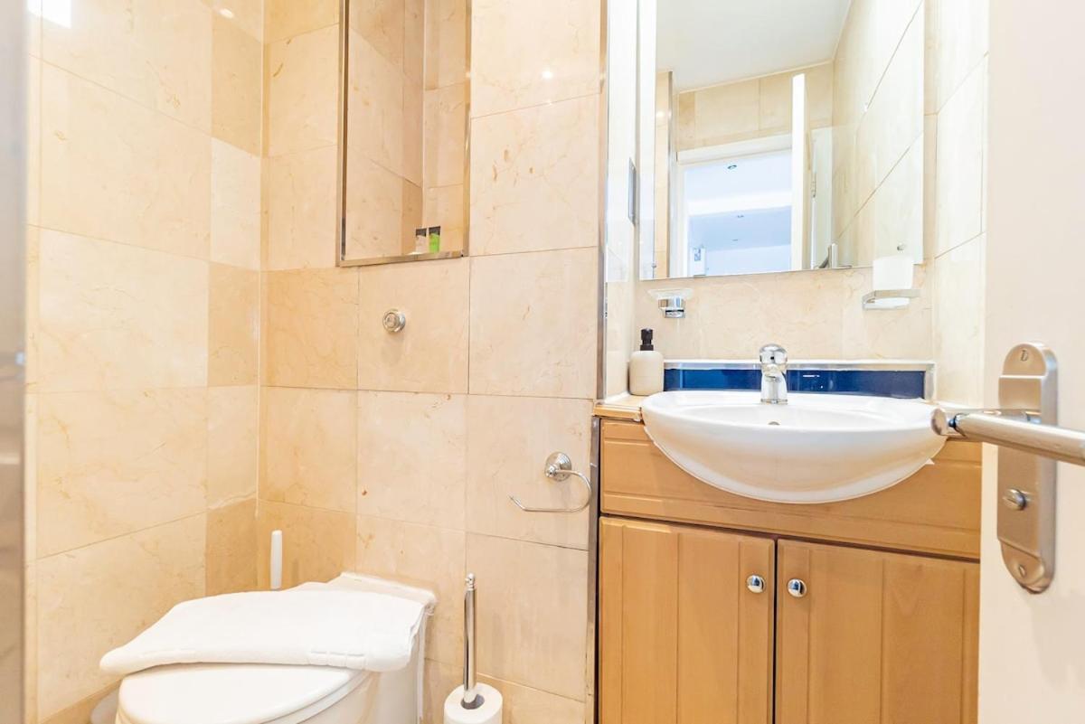 Stylish 2br Near Hyde Park & Museums, Kensington
