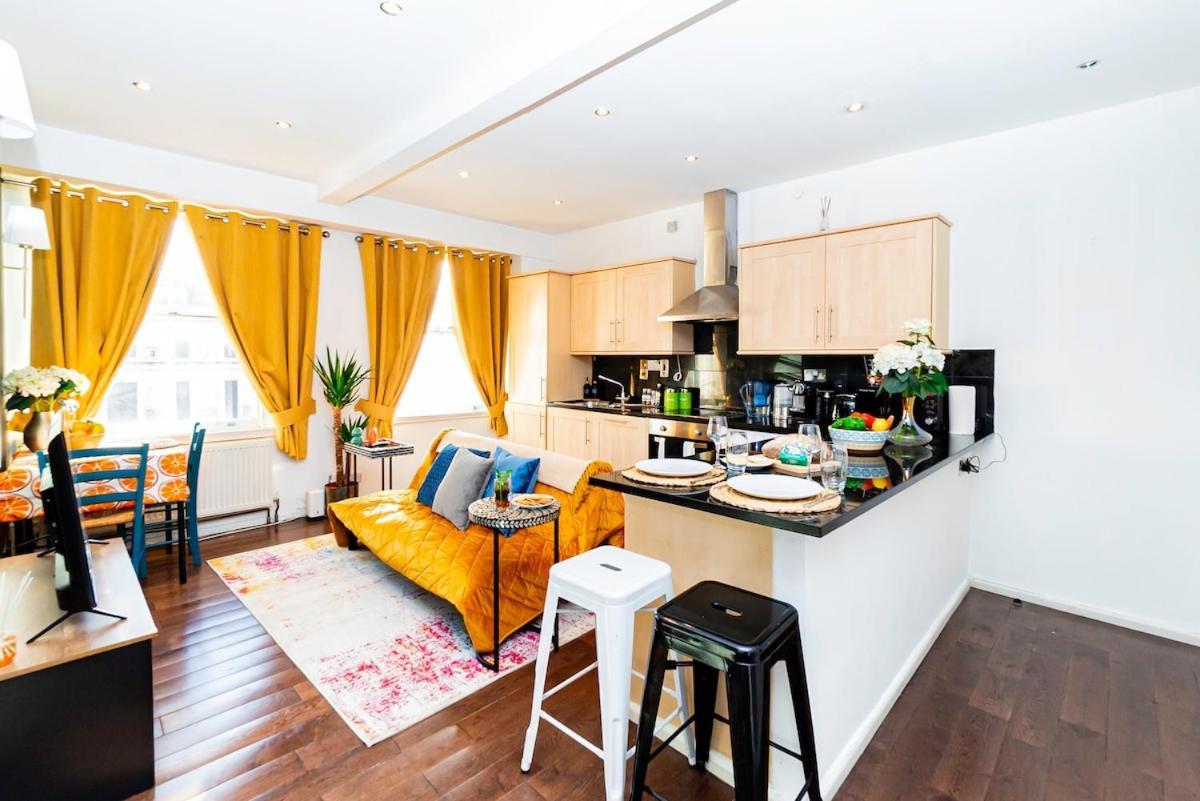 Stylish 2br Near Hyde Park & Museums, Kensington Appartamento