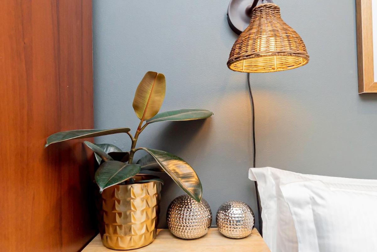 Stylish 2br Near Hyde Park & Museums, Kensington Appartamento